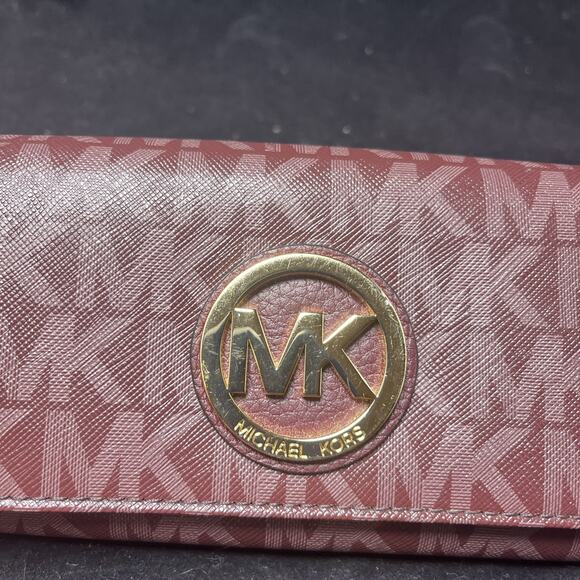 Michael Kors Jet Set Travel Large Trifold Wallet Maroon With Gold Signature - Picture 2 of 7